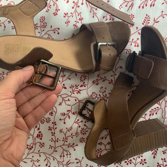 classic brown heels block heel for any occa - Picture 6 of 9